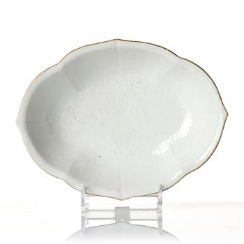 A group of three famille rose dishes, late Qing dynasty.