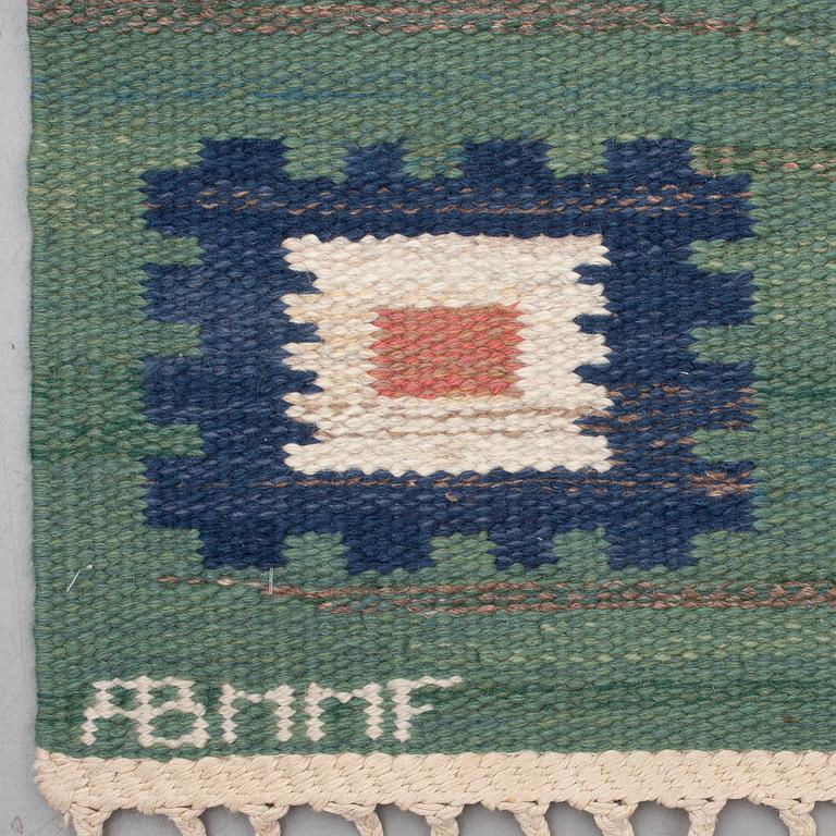 CARPET. "Grön äng". Flat weave. 304 x 202,5 cm. Signed AB MMF.