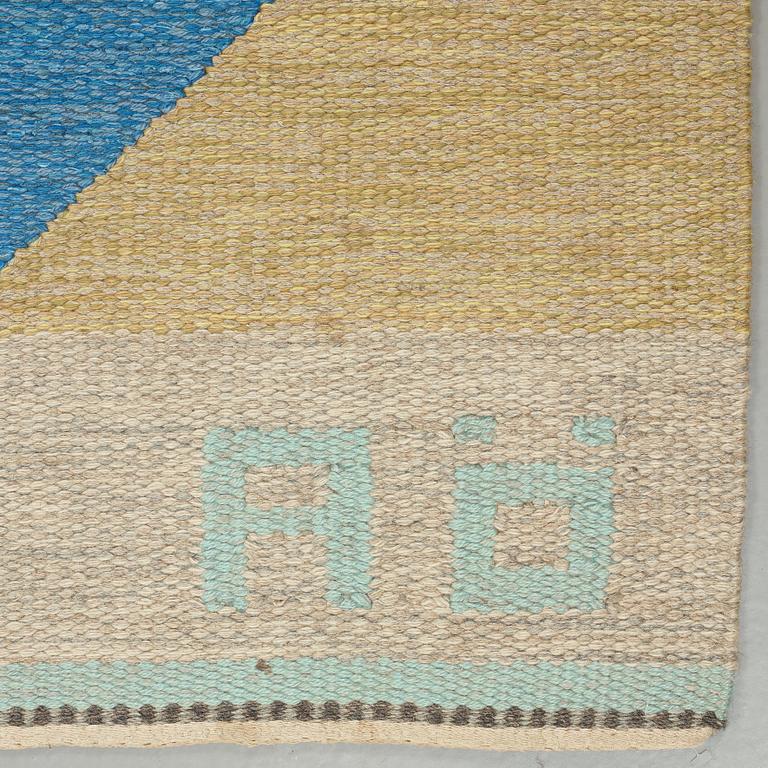 Agda Österberg, A CARPET, "Diamant", flat weave, ca 223,5 x 146 cm, signed AÖ as well as embroidered at the back: AGDA ÖSTERBERG.