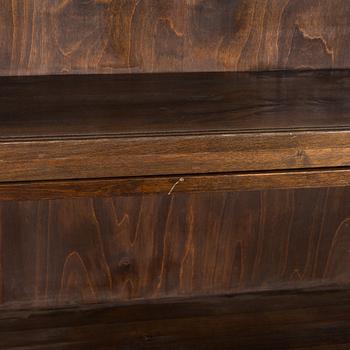 Aino Aalto, kirjahylly / kirjakaappi, 412/4  O.Y. Huonekalu- ja Rakennustyötehdas A.B. 1940-luku.