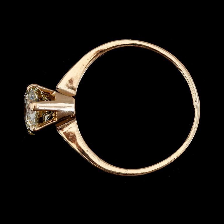 RING, 14K guld, solitär briljantslipad diamant tot ca 1.22 ct.