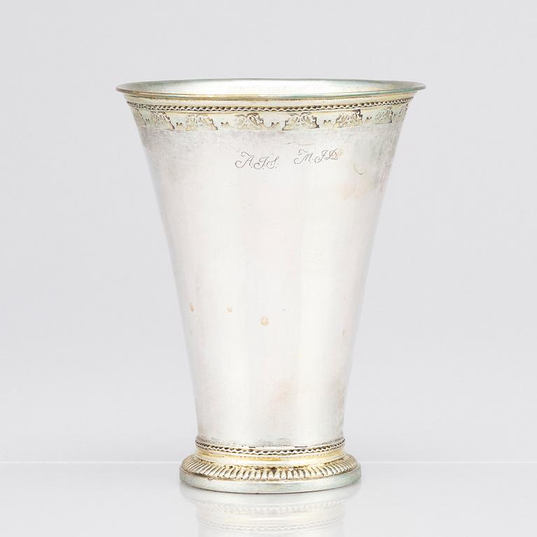 Johan Pettersson Berg, bägare, silver, Norrköping, 1766. Rokoko.