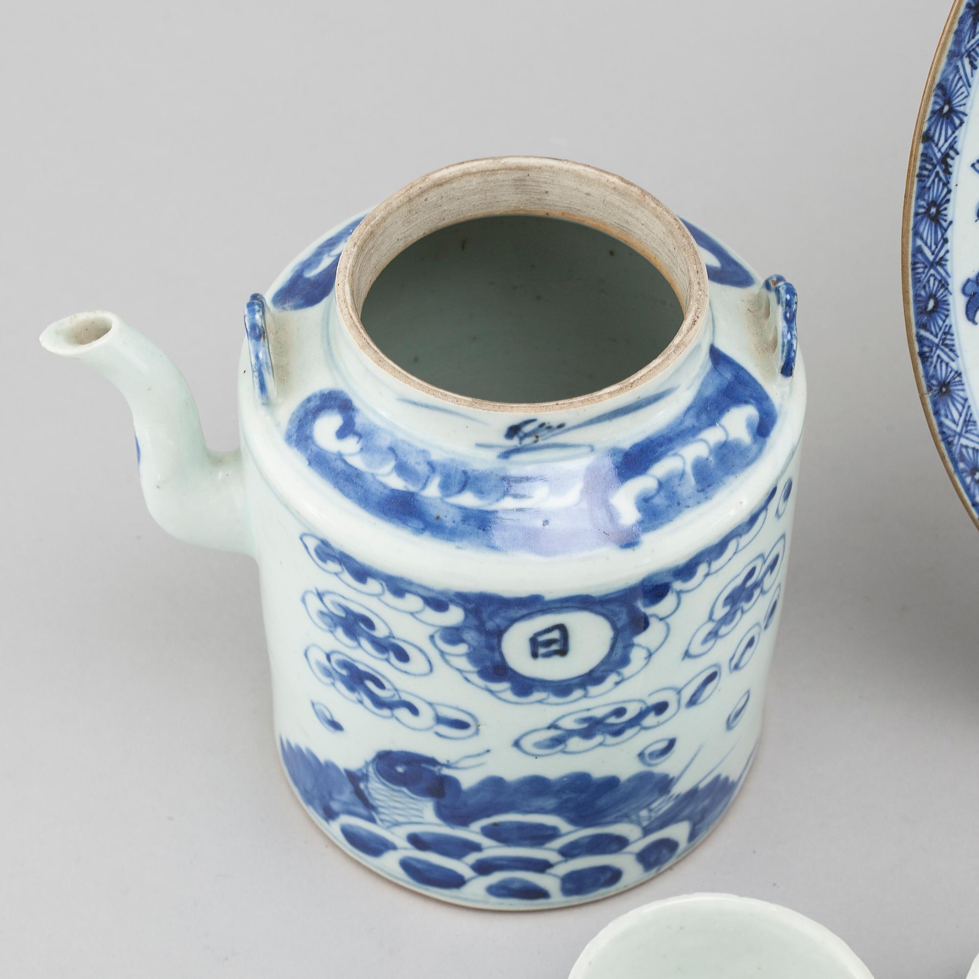 Six pieces of chinese porcelain, 18th and 19th century.