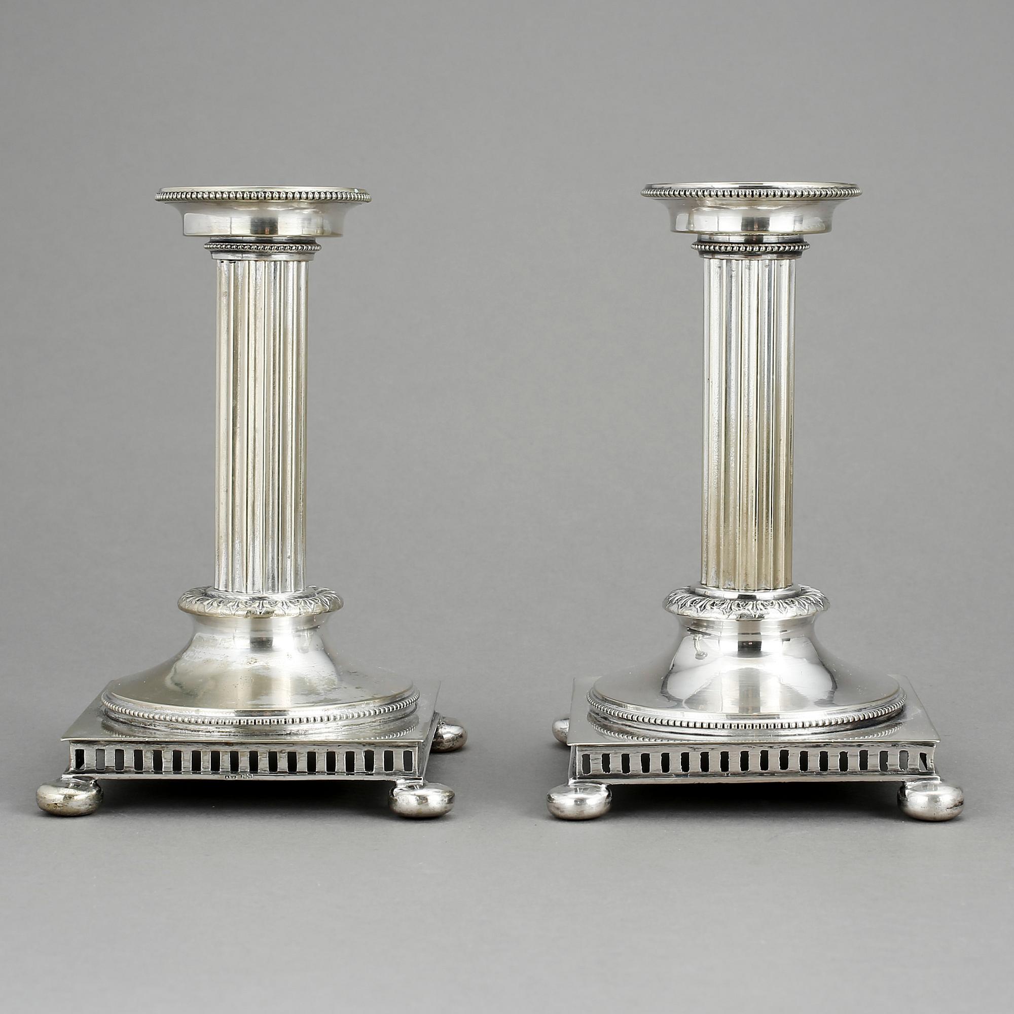 LJUSSTAKAR, ett par, nysilver, gustaviansk stil, 1900-tal.