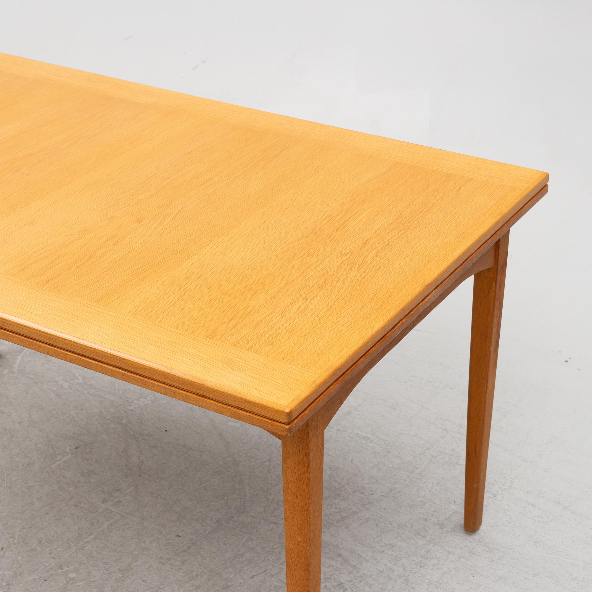 Carl Malmsten, dining table, "Calmare key", Åfors furniture factory.