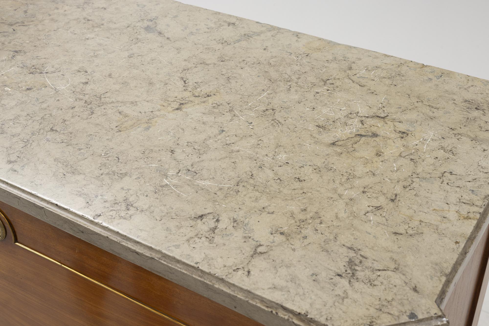 Sekretär, Sengustavianskt Stockholmsarbete i Gottlieb Iwerssons art, omkring år 1800.