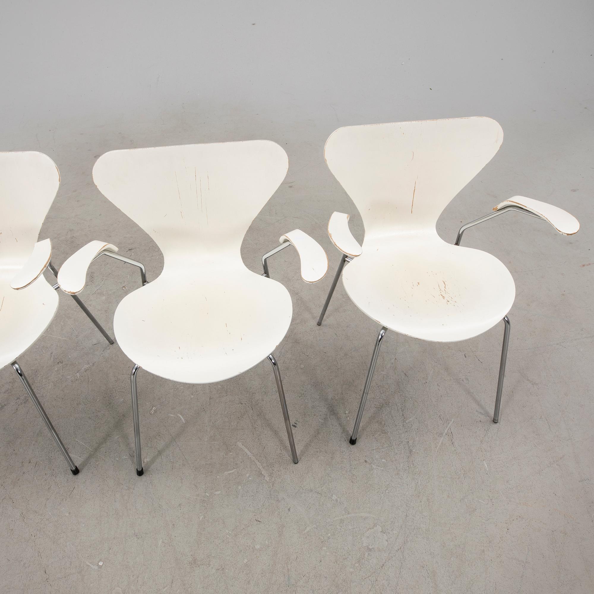 Arne Jacobsen, a set of four  "Sjuan" armchairs from Fritz Hansen Denmark.