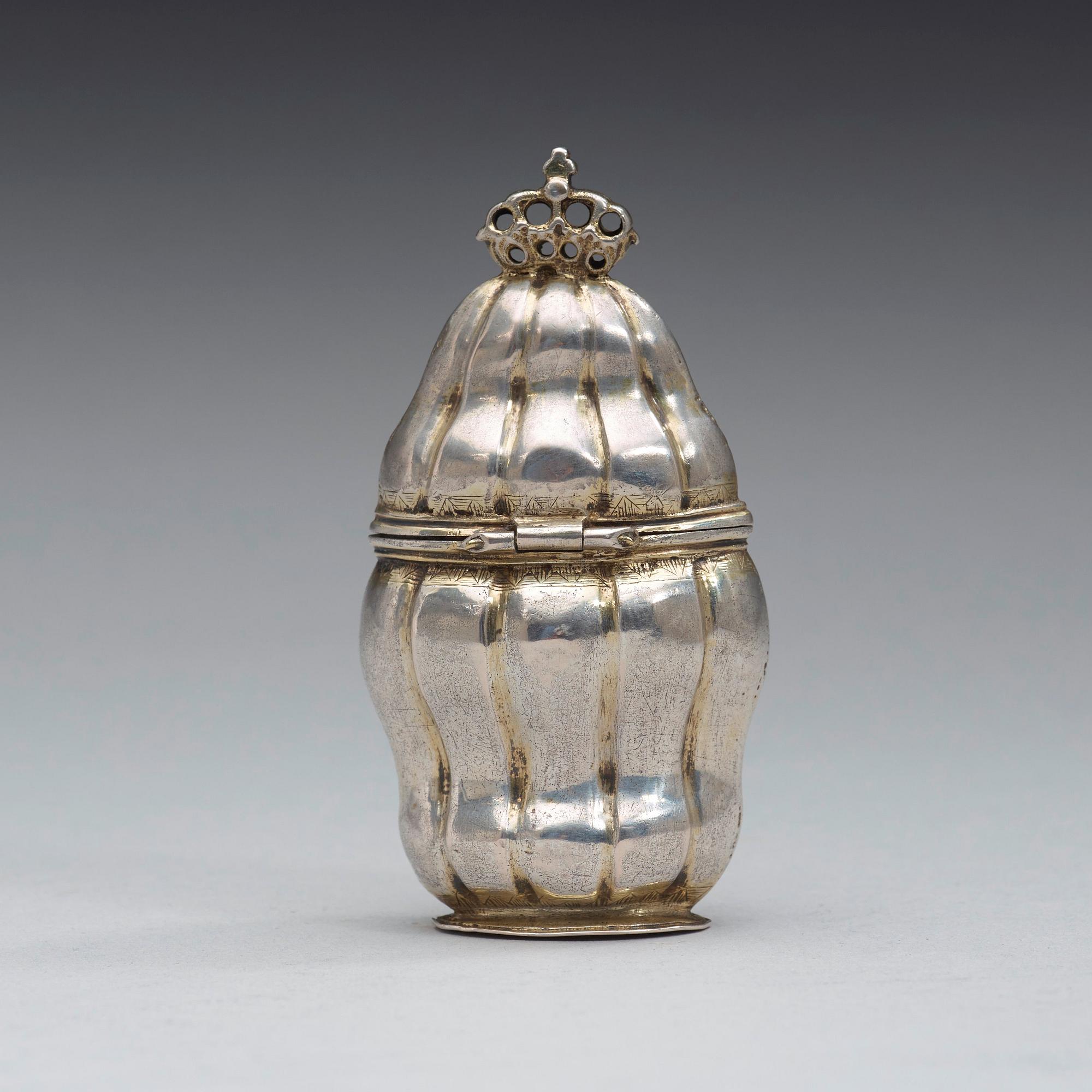 A Swedish 18th century parcel-gilt snuff-box, marks of Andreas Cron, Malmö 1758.