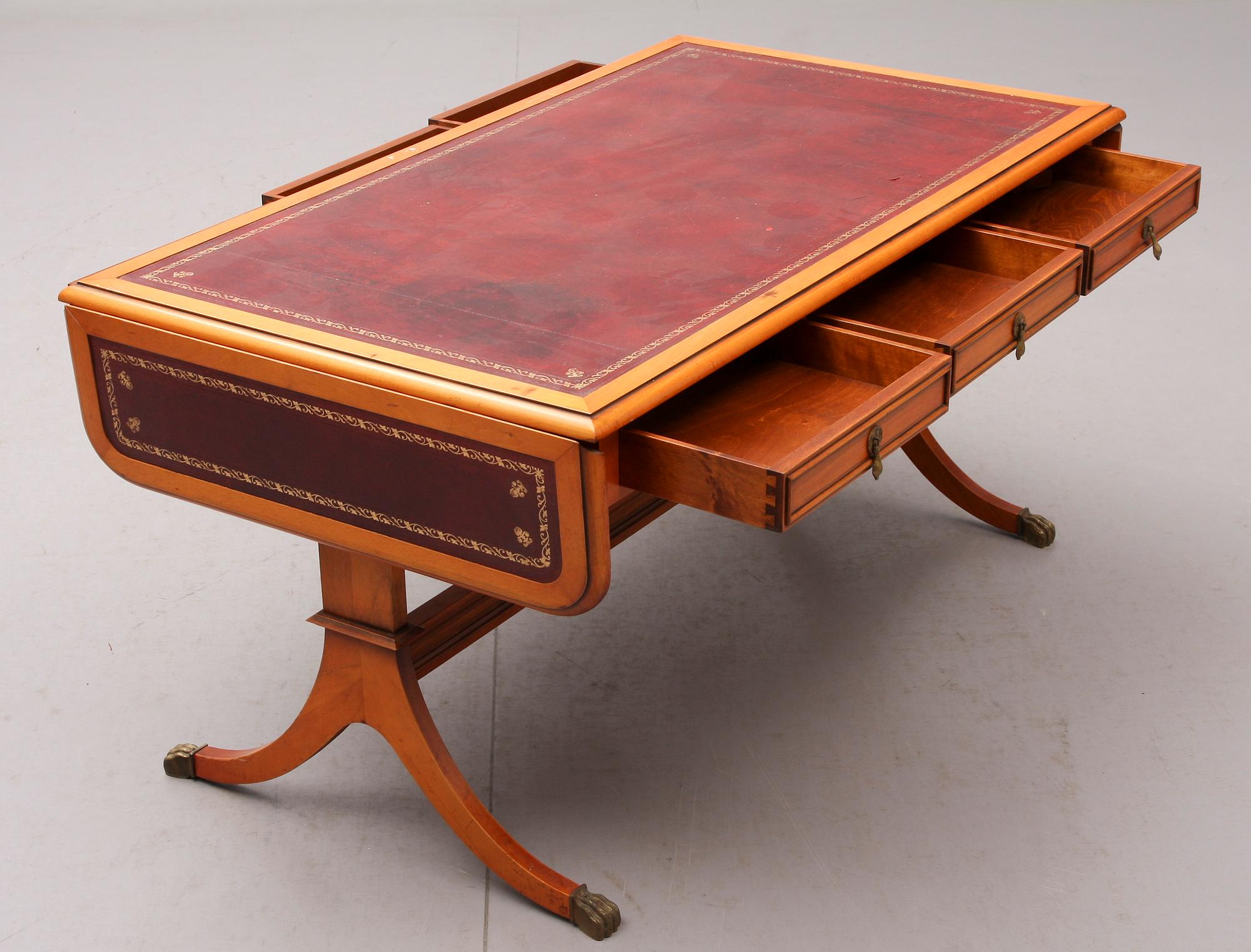 KLAFFBORD, engelsk stil, 1900-talets andra hälft.