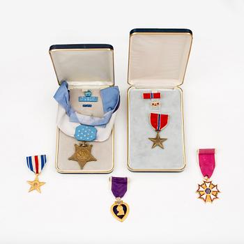 MEDALJER, 5 st, bla Medal of Honor och Purple Hart, USA.