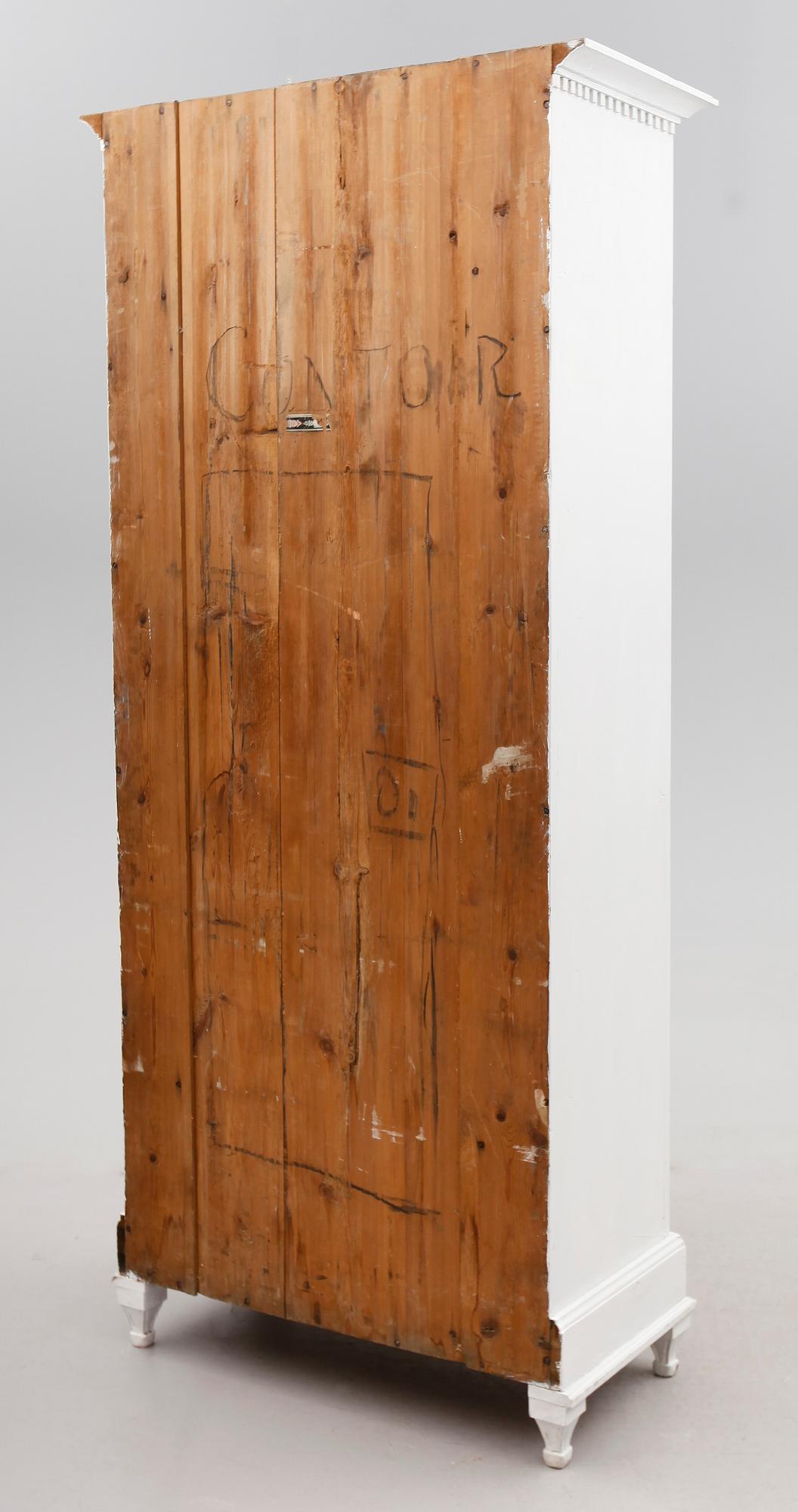 KLÄDSKÅP, 1800-talets andra hälft.