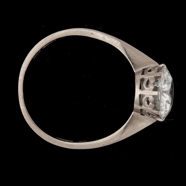 RING, gammalslipad diamant, ca 2.90 ct.