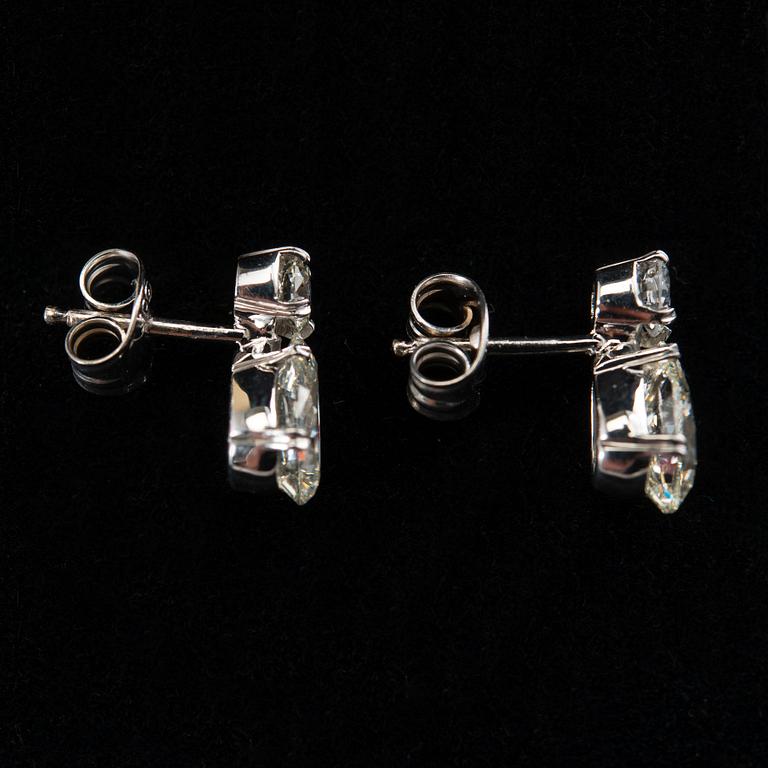 A PAIR OF EARRINGS, drop cut diamonds c. 2.40 ct. J-M /Si1-I2 brilliant cut diamonds c. 0.40 ct. H/si.