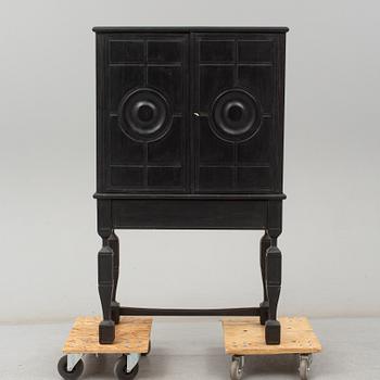 A 1930s/1940s cocktail cabinet.