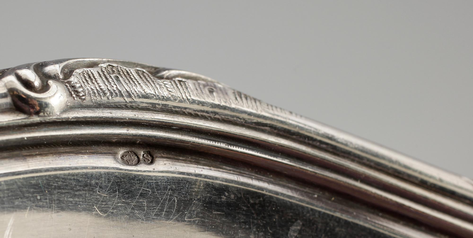 FAT, silver, rokokostil, svenska importstämplar. Vikt 960 gr.