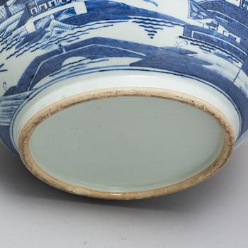 A large blue and white riverscape punchbowl, Qingdynasty, 19th century.