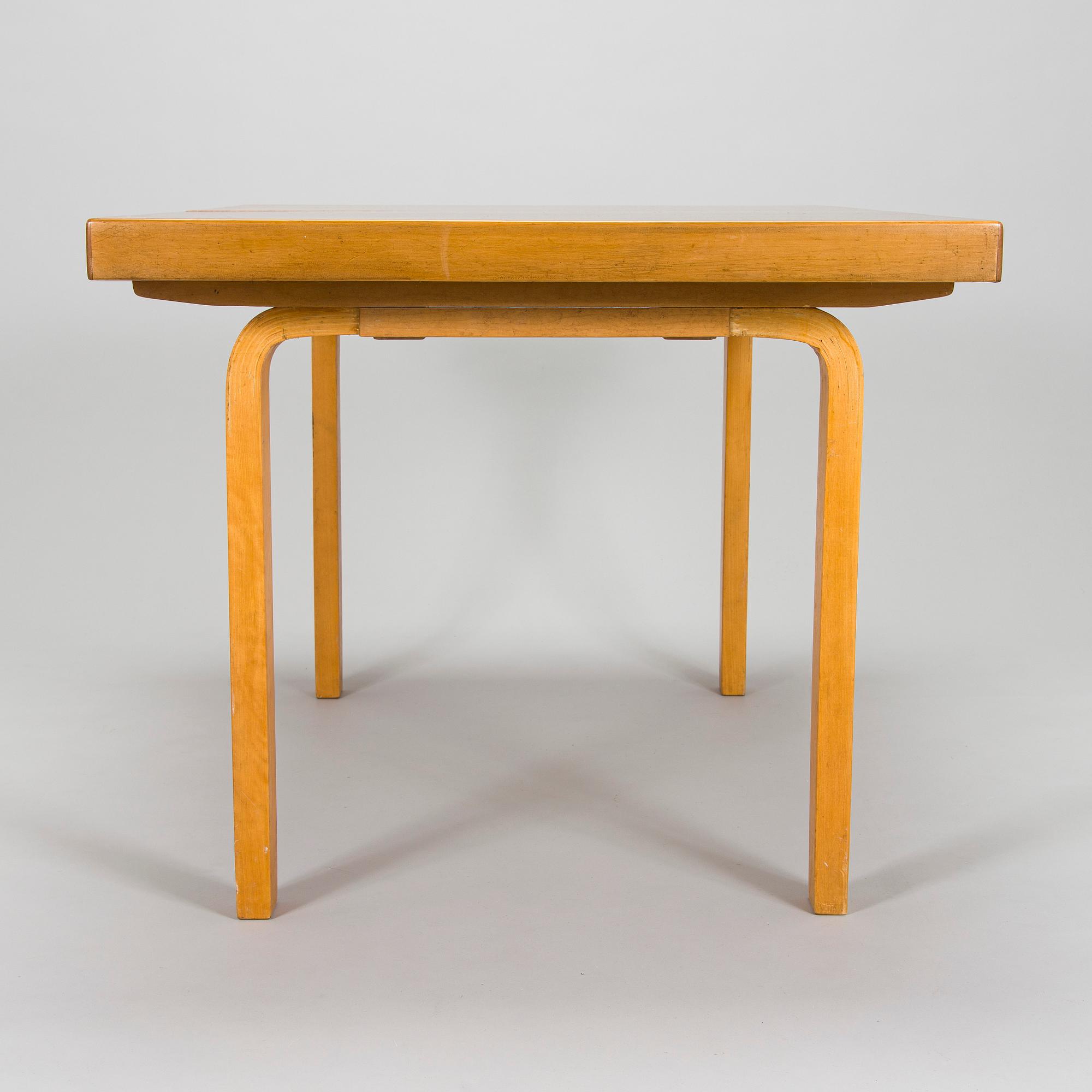 Alvar Aalto, A mid-20th Century '92' dining table for O.Y. Huonekalu-ja Rakennustyötehdas A.B.