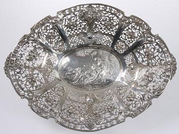 GALLERSKÅLAR, 2 st, silver, Tyskland, 1900-tal. Vikt ca 1016 gr.
