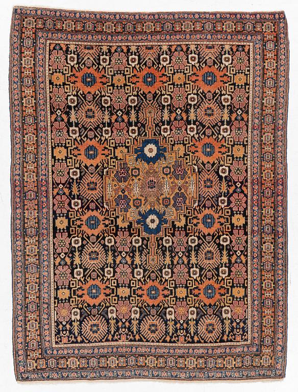 A Senneh carpet, c. 187 x 140 cm.