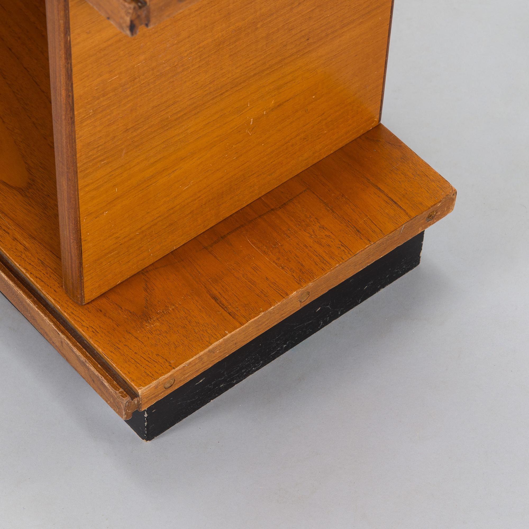 Ilmari Tapiovaara, kirjahylly, "Pala" valmistaja Asko 1900-luvun puoliväli.