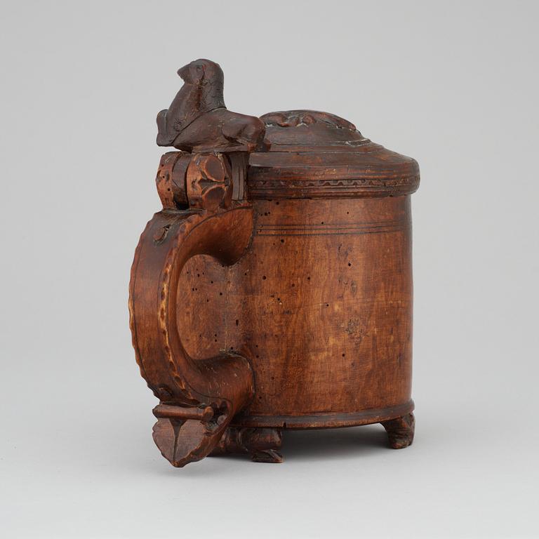 A Norwegian 18/19th century birch tankard.