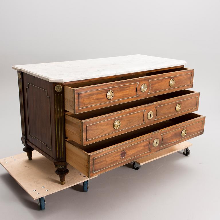 CHEST OF DRAWERS, attribueted to Gottlieb Iwersson (master in Stockholm 1778-1813). Late Gustavian.