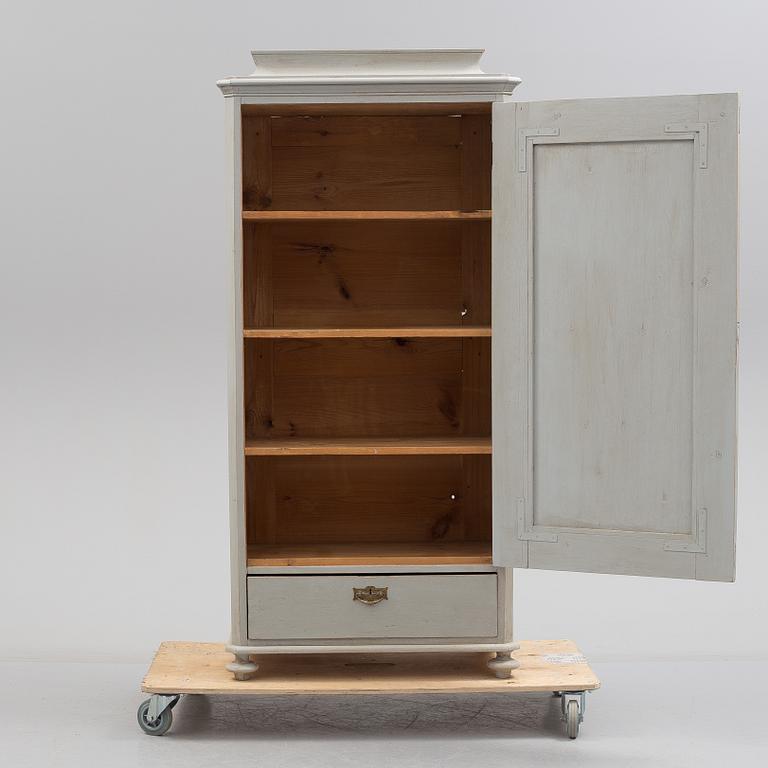 A late 19th century cabinet.