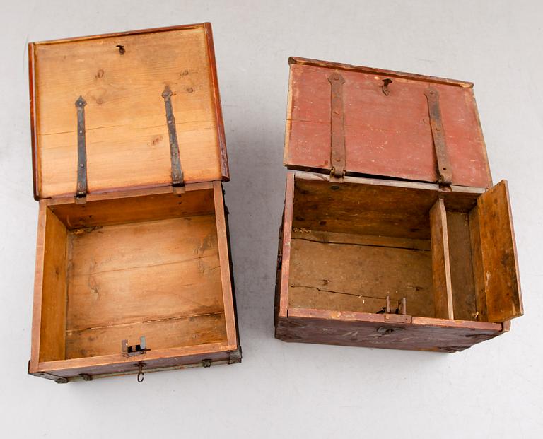 SKRIN, 2 st, allmoge, 1800-talets första hälft.