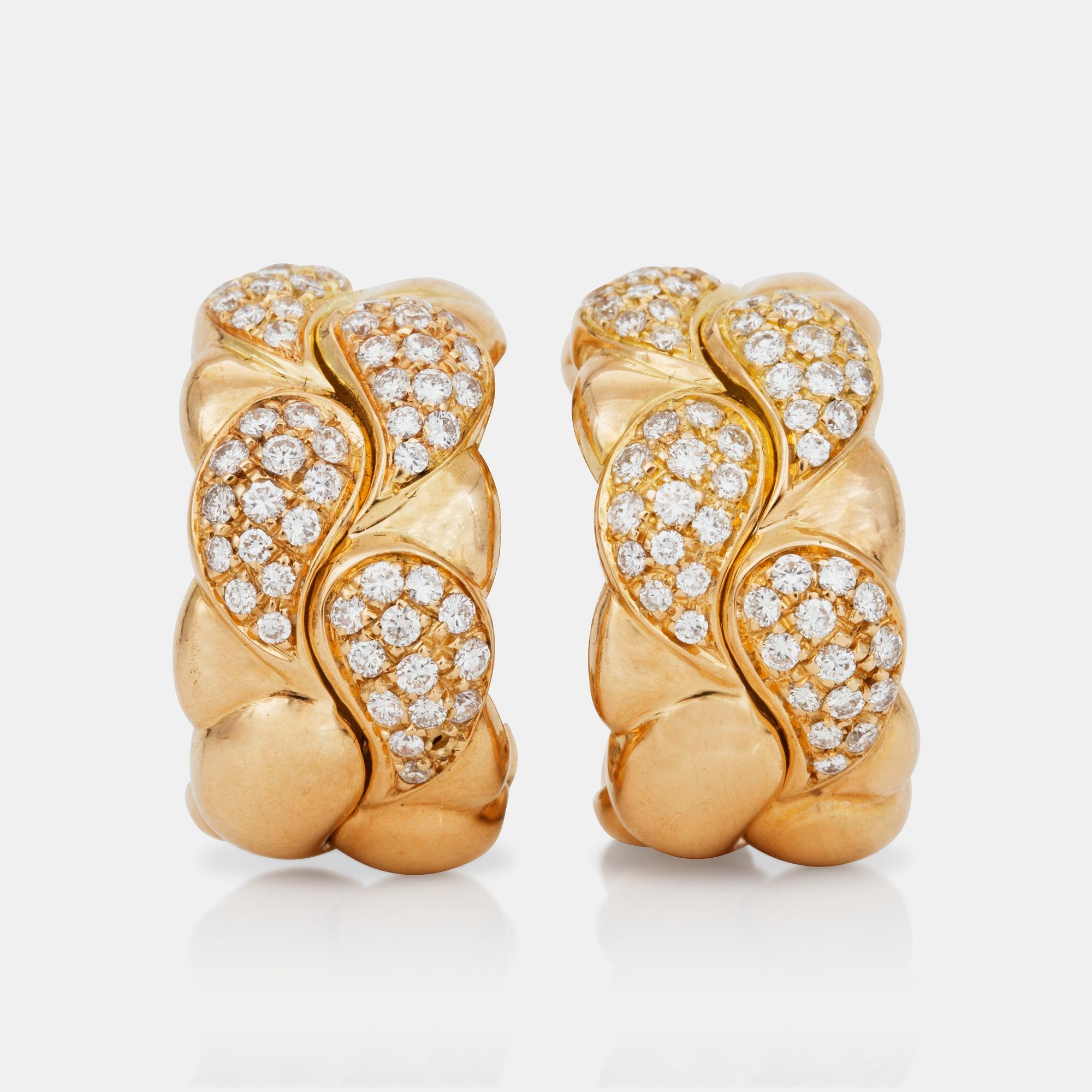 ÖRHÄNGEN, Chopard "Casmir" med briljantslipade diamanter totalt ca 1.40 ct.