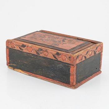 Ask med lock, s k timplåda, allmoge, 1800-talets andra hälft.