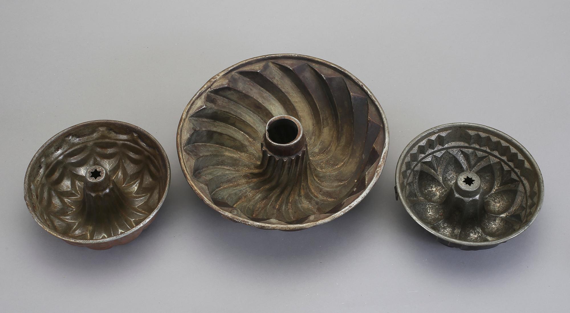 FORMAR, 3 st, koppar, s k aladåbformar. 1800-tal till omkring 1900.