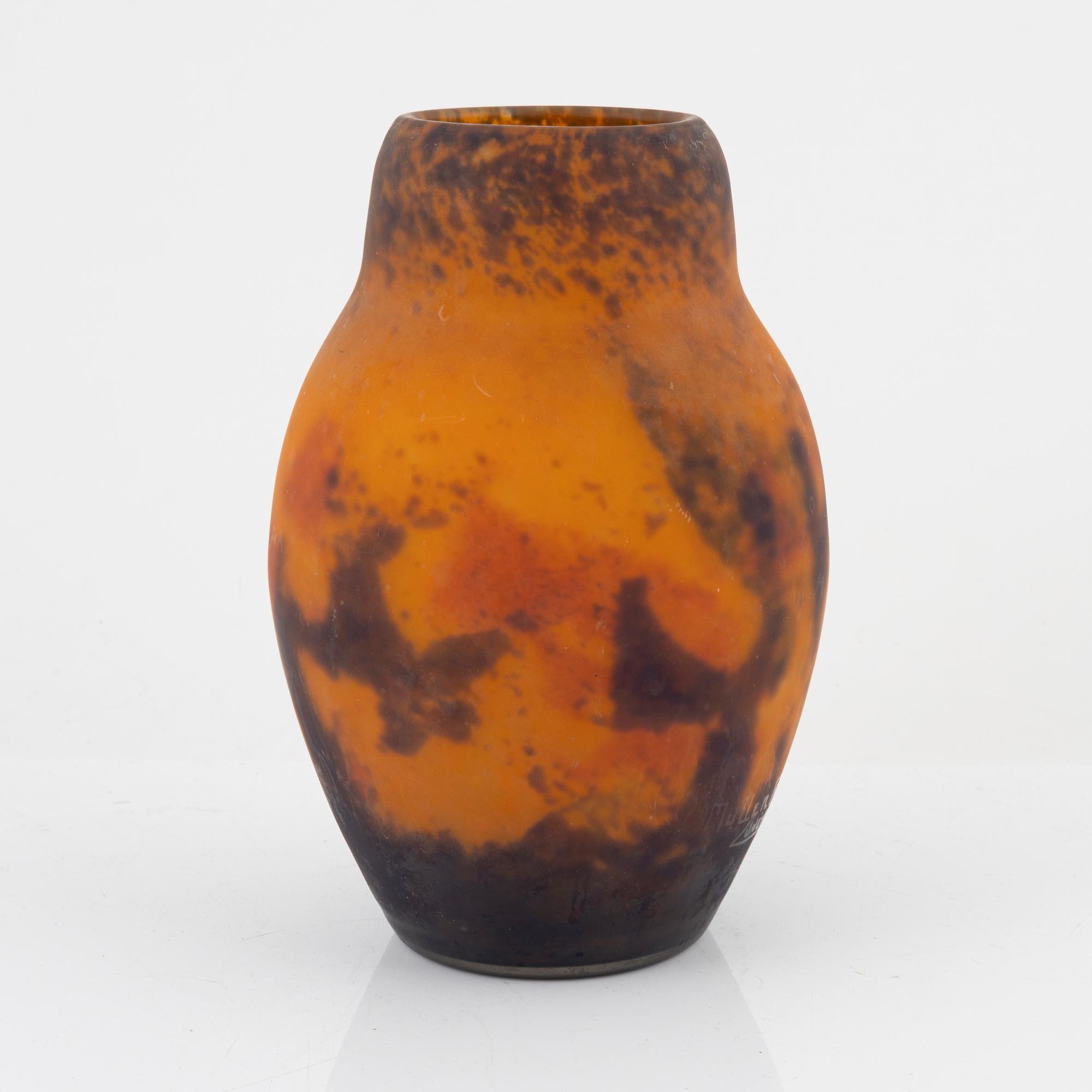 An Art Nouveau glass vase, Muller Frères, Luneville, France.