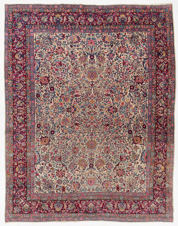 Carpet, Kirman, 350 x 268 cm.