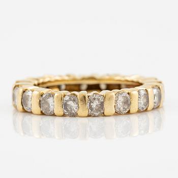 Ring of full alliance gold set with round brilliant-cut diamonds.