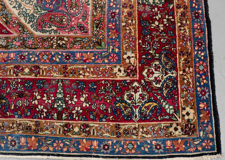 Matto, semi-antique Kerman, ca 457,5 x 317 cm.