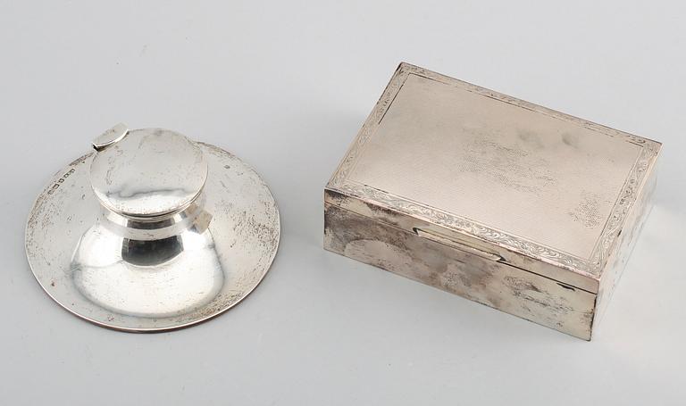 BLÄCKHORN samt CIGARETTSKRIN, silver, England, 1900-tal.
