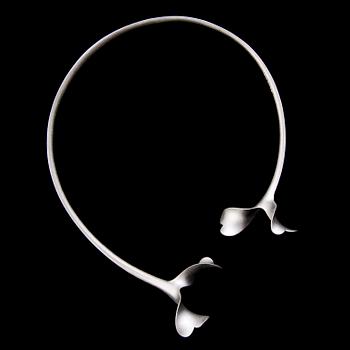 A CHAO-HSIEN KUO NECKLACE, "Heart Leaf simple collar", silver, 2018.