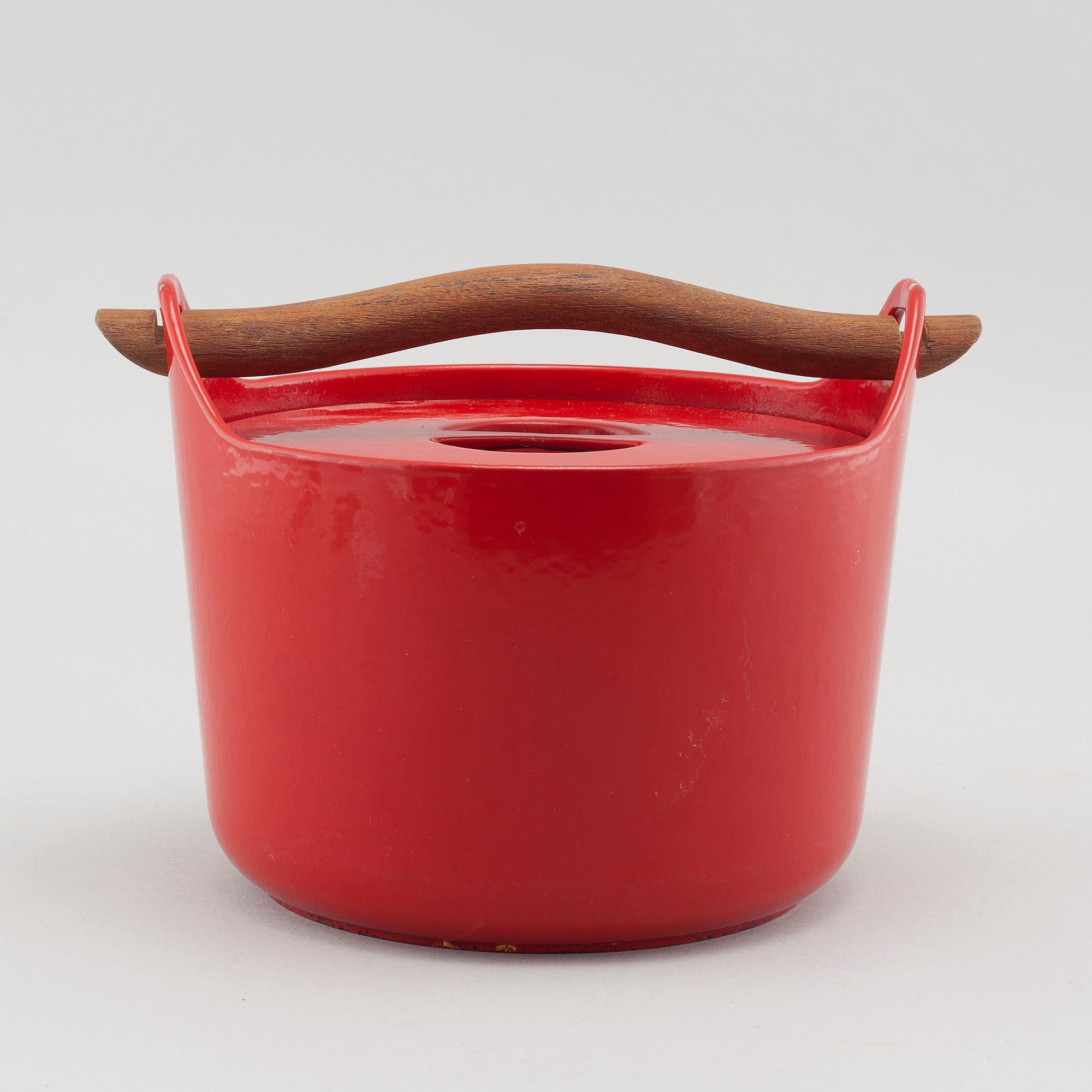 TIMO SARPANEVA, an enamel casserole pot for W Rosenlew & Co, Pori, Finland.