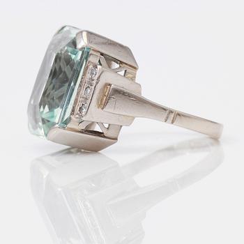 RING, akvamarin samt 6 diamanter.
