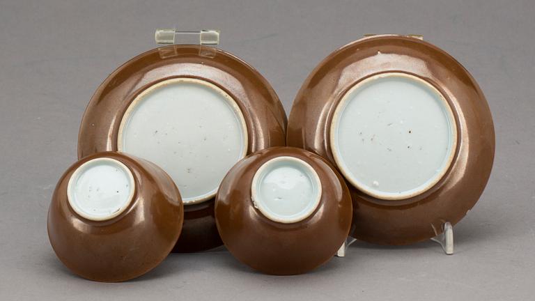 KOPPAR MED FAT, 2 st, Kina, Qianlong (1736-1795), porslin.