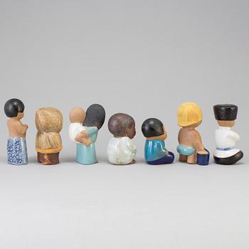 LISA LARSON, figuriner, 7 st, ur "All världens barn", Gustavsberg.