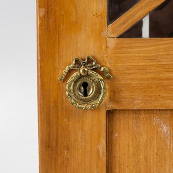 Bokskåp 1800-talets mitt.