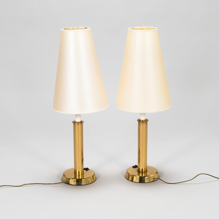 A pair of HKA 11 tablelamps from Helsingin Kaasuvalo, the latter half of the 20th century.