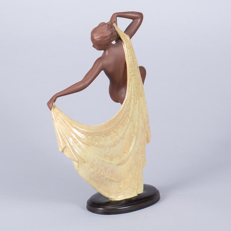 FIGURIN, lergods, Josef Lorenz för Goldscheider, Modellen formgiven ca år 1939.