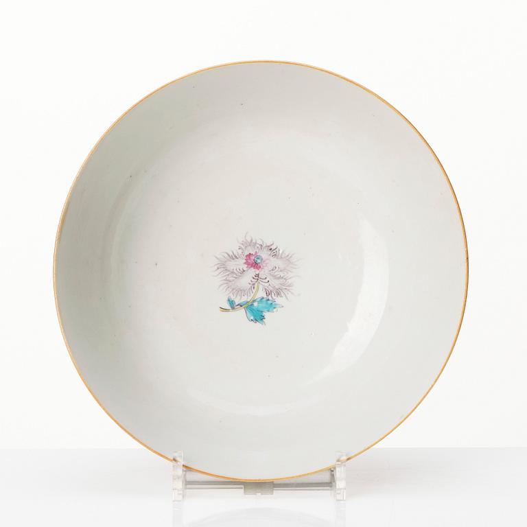 A famille rose punch bowl, Qing dynasty, Qianlong (1736-95).