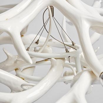 Jason Miller, takkrona, "Superordinate Chandelier 12 Antlers, taklampa, Roll & Hill, USA.