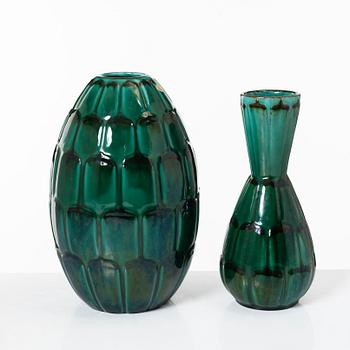 Anna-Lisa Thomson, vaser, ett par, ”Adria”, Upsala Ekeby, 1900-talets mitt.