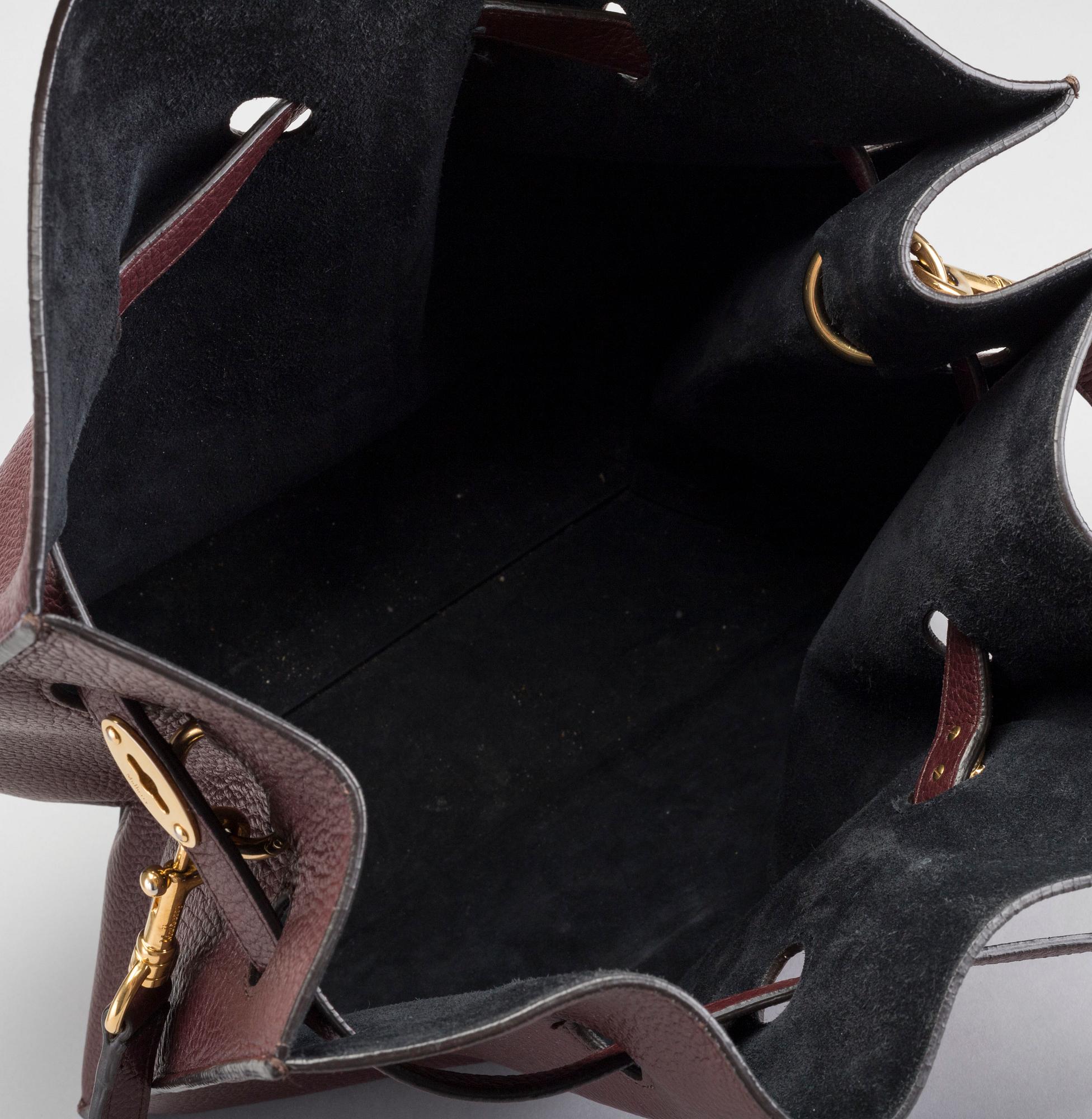 A MULBERRY SMALL TYNDALE BUCKET BAG. Bukowskis