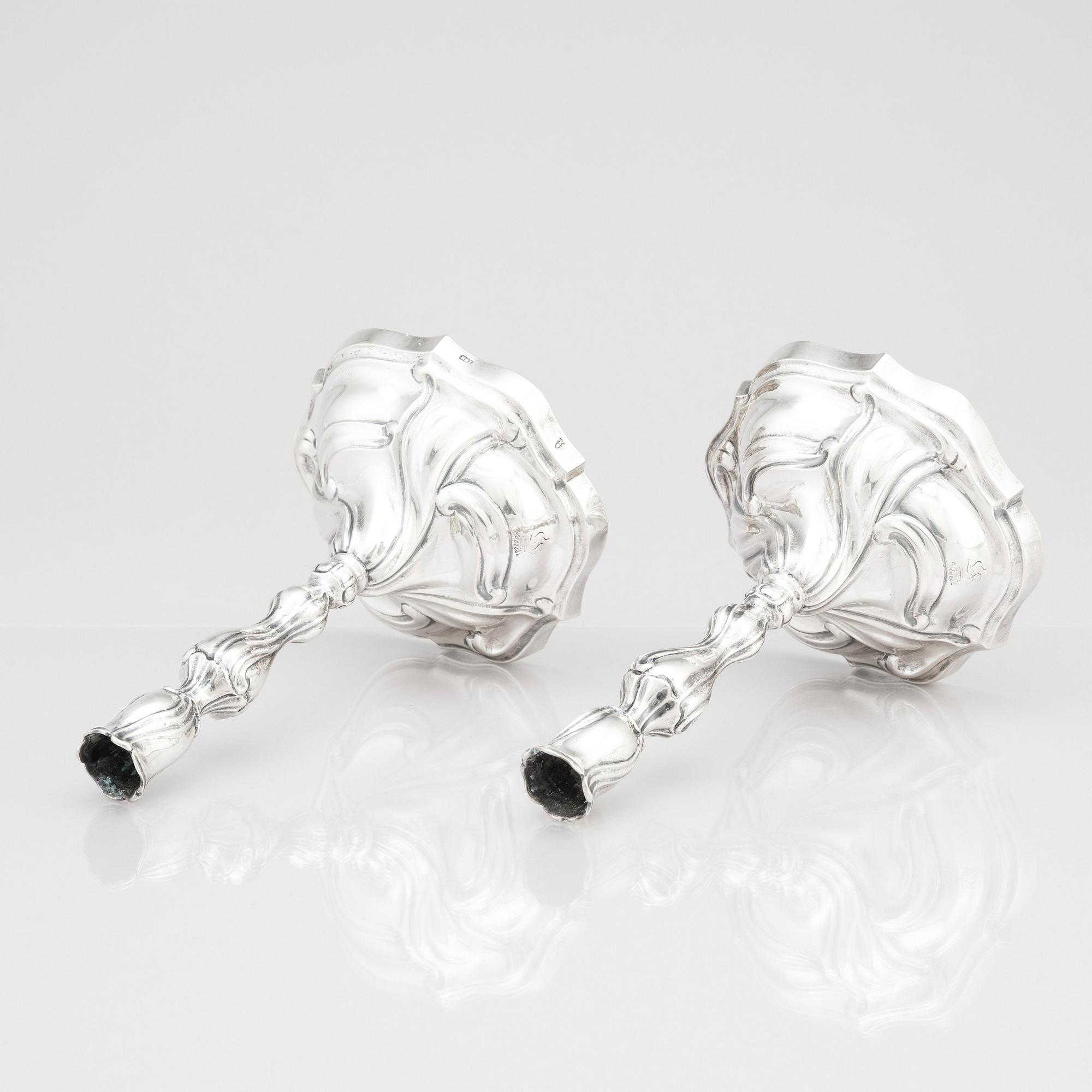 Johann Balthasar Heckenauer, ljusstakar, ett par, silver, Augsburg (1775-1777). Rokoko.