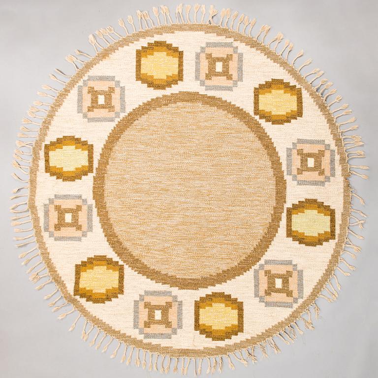 Ingegerd Silow, a flat weave carpet 'Torvalla. Circa 200 cm.